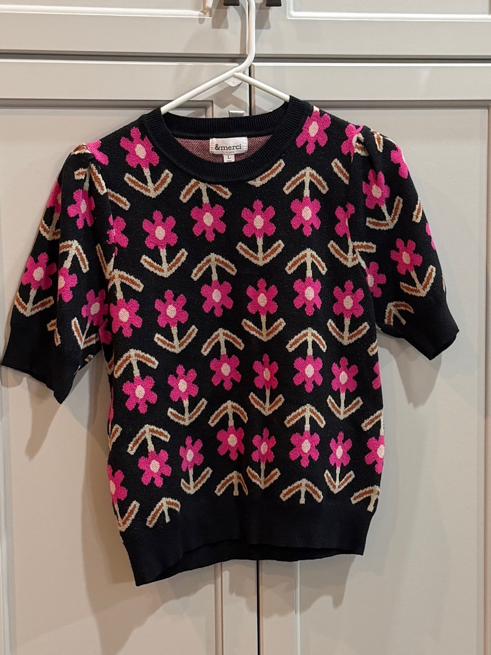 &merci Black Short-Sleeve Knit Top with Pink Floral Jacquard